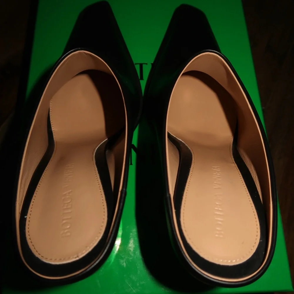 Bottega Veneta Tex Pumps Black/Gold – Never Worn, Box & Dust Bag - Picture 7 of 11